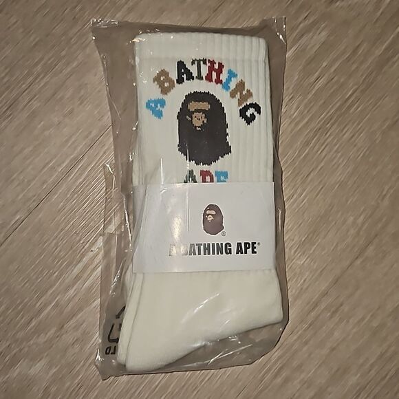 A BATHING APE CREW SOCKS - Picture 1 of 3